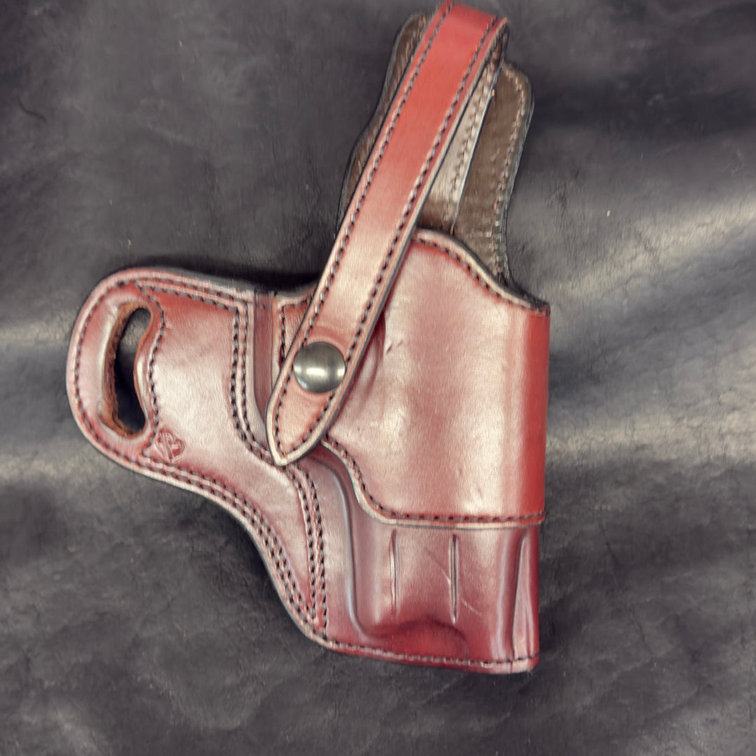 *In Stock* RH Outlaw Cross Draw Holster S&amp;W M&amp;P 9/40 - Mahogany Leather