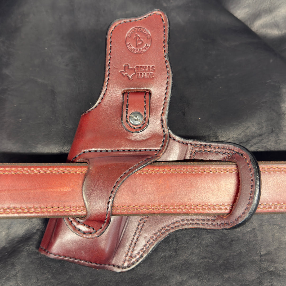 *In Stock* RH Outlaw Cross Draw Holster S&amp;W M&amp;P 9/40 - Mahogany Leather