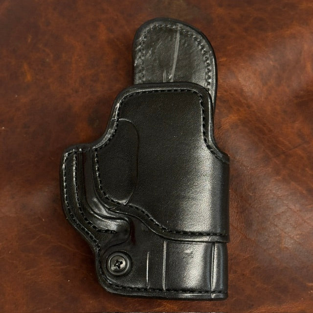 *In Stock* RH OWB Holster Black w/Black - Sig Sauer P365