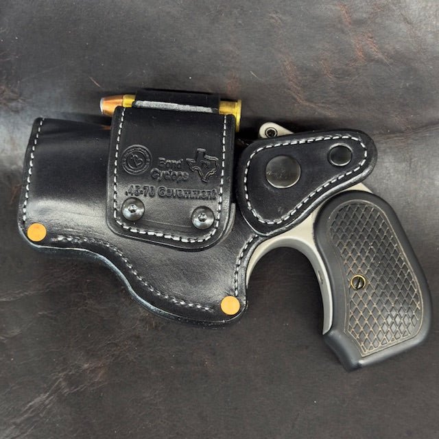 *In Stock* RH Sidewinder Holster Bond Arms Cyclops Black/Silver Grizzly Bear Concho