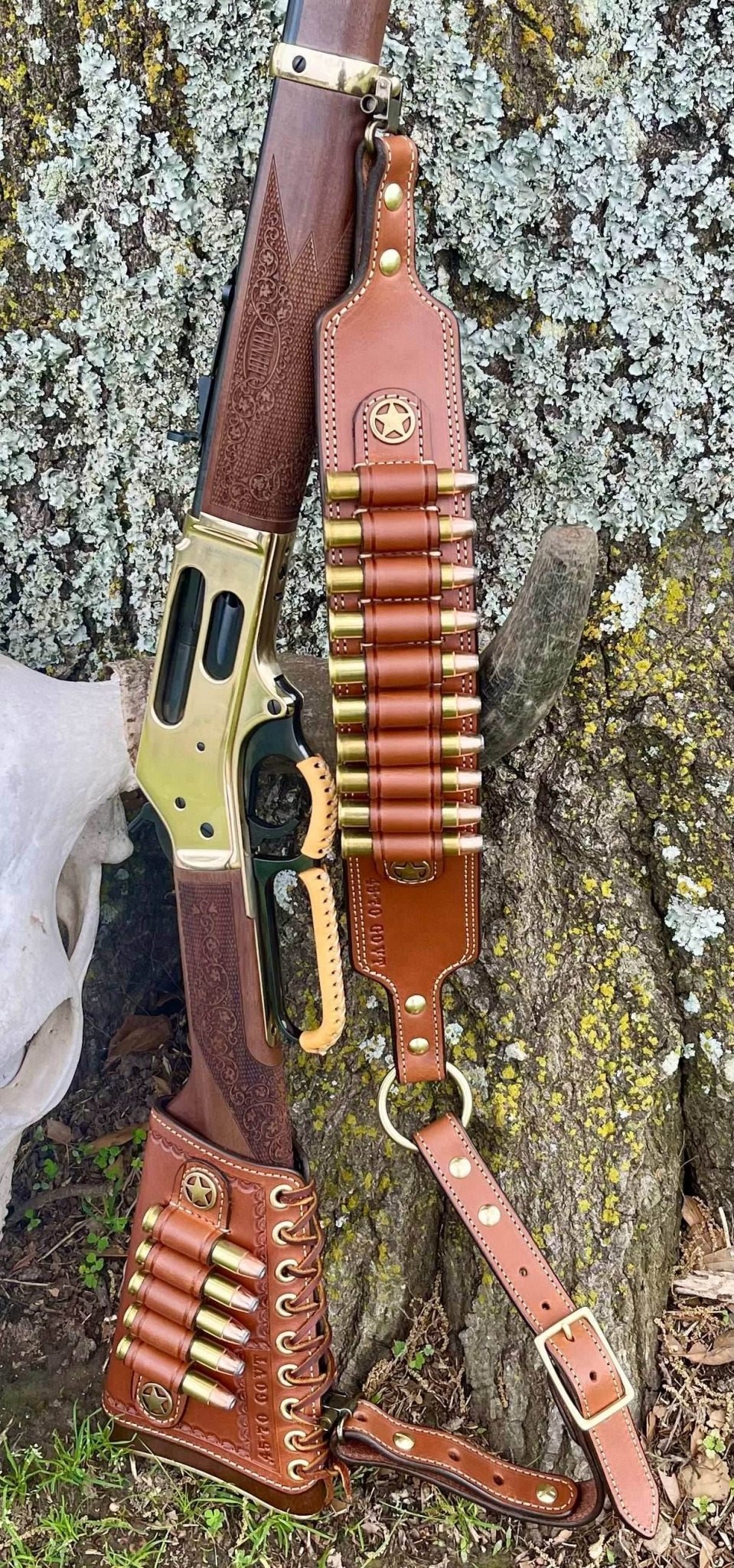*Ammo Depot* RH Leather Butt-Cover w/Ammo Loops Henry Side Gate, Henry Big Boy Brass Rifles .44 Mag Saddle Oil Finish w/Natural Stitch &amp; Hand Tooled Crescent Border